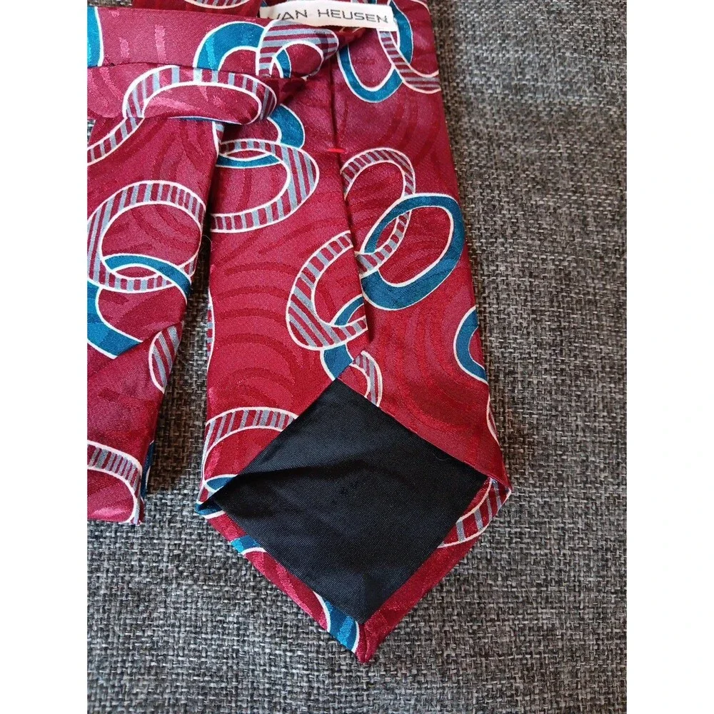 Tie 70s 80s 90s Y2K Mens Van Heusen Red Blue White 3.5 Wide 57 Long